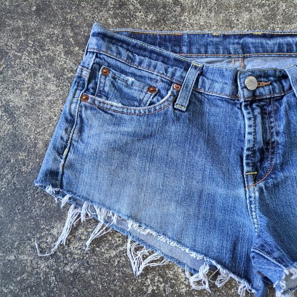 Vintage Lucky Brand Low Rise Cut Off Shorts Womens 26 Blue Denim Jean Faded 2" - Picture 2 of 8